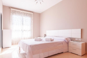 Burriana Beach Retreat: Pool & Comfort